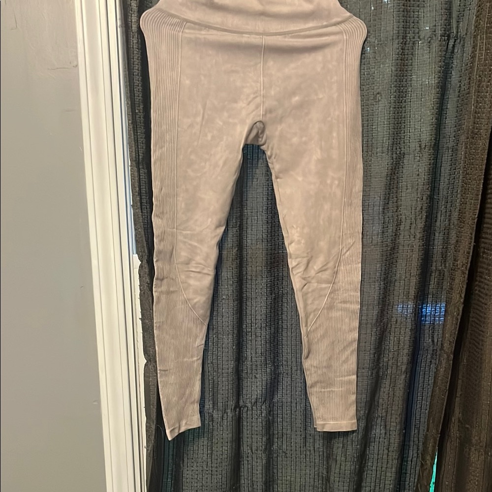 Women’s Gray Marble Leggings